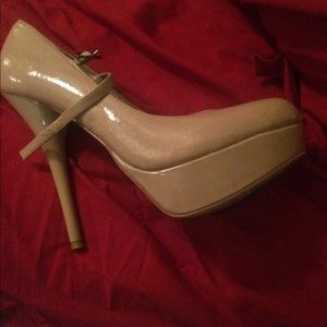 Steve Madden 8.5 Nude platform Mary Jane stilletos